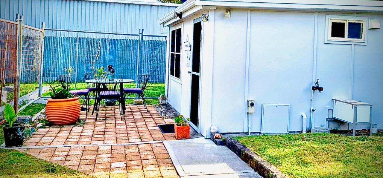 Churchill'S B&B Twin Spa Getaway Studio Swansea Exterior photo