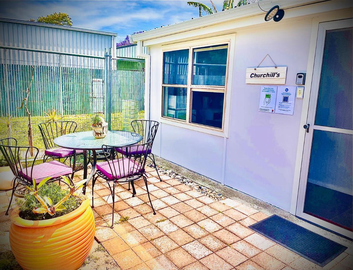 Churchill'S B&B Twin Spa Getaway Studio Swansea Exterior photo