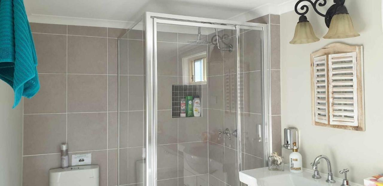 Churchill'S B&B Twin Spa Getaway Studio Swansea Exterior photo